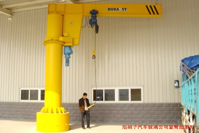 電動(dòng)回轉(zhuǎn)懸臂起重機(jī)